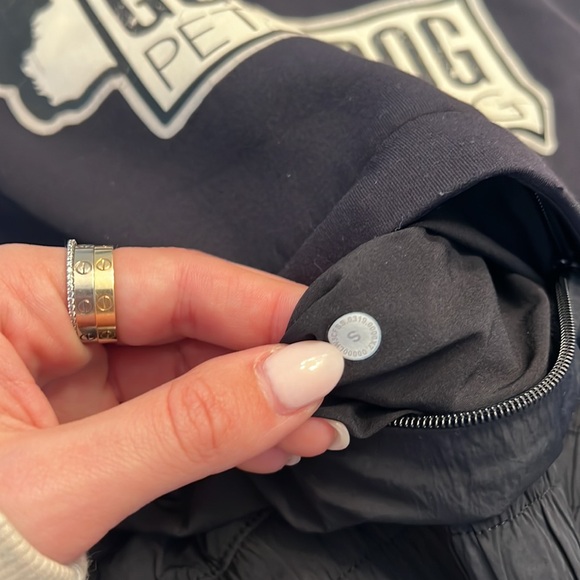 46. Lululemon Power Position Pullover Black - Picture 4 of 7